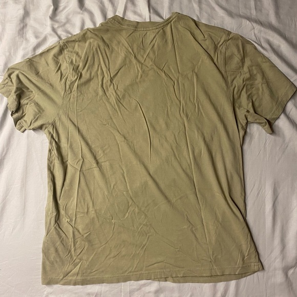 Green Levi’s Tee - Picture 4 of 4